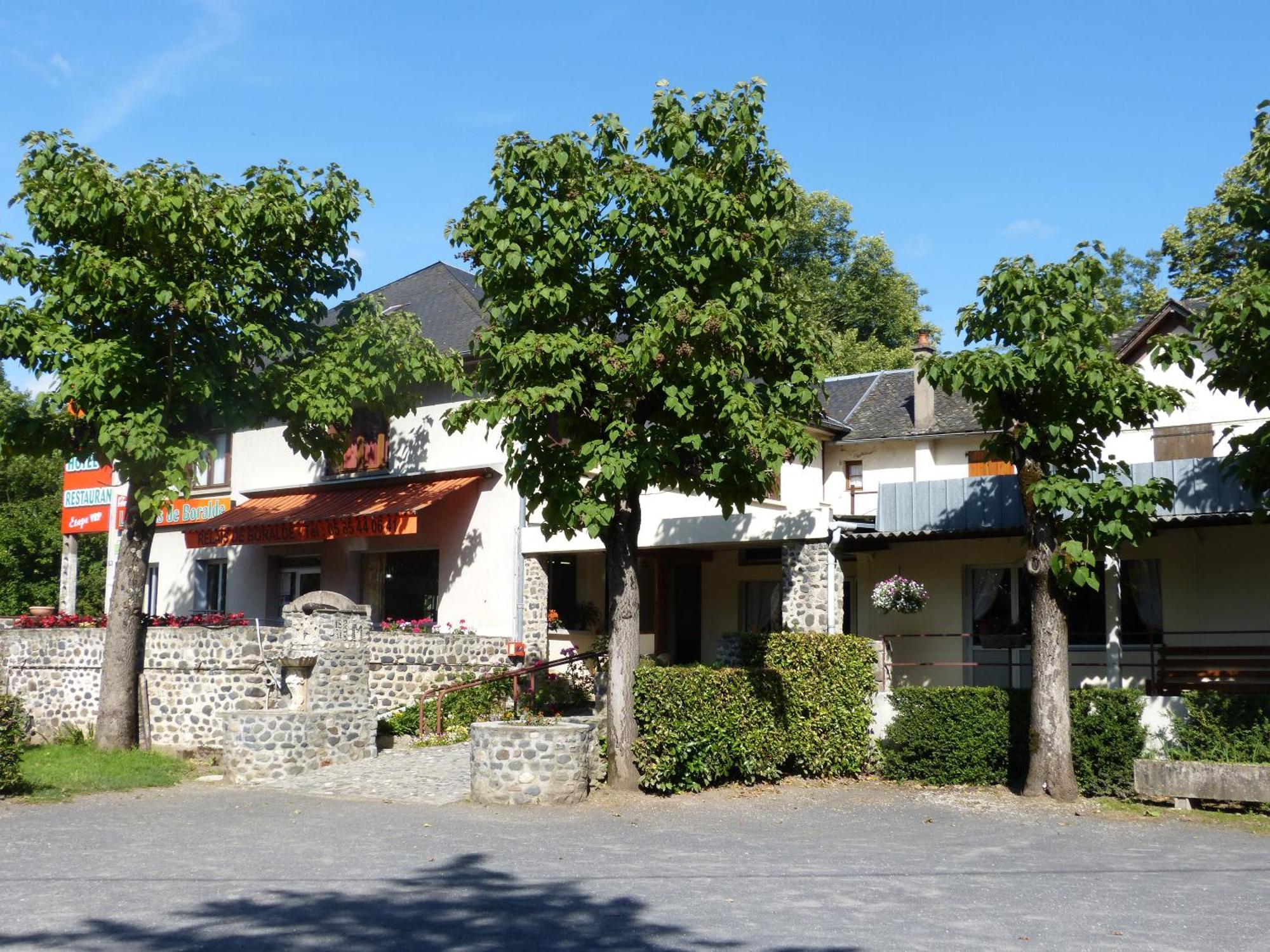 Hotel Le Relais De Boralde Espalion Exterior foto