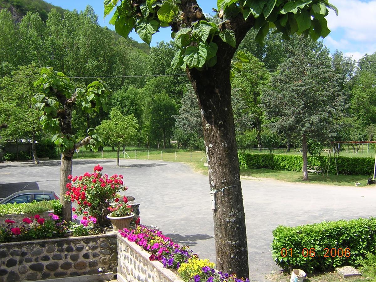 Hotel Le Relais De Boralde Espalion Exterior foto